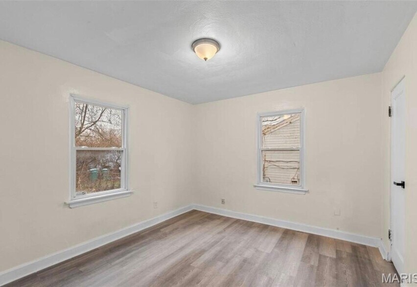 Building Photo - 9848 Lorna Ln