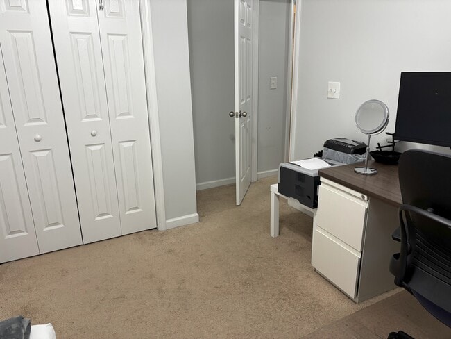 Building Photo - 5600 Moresby Ct