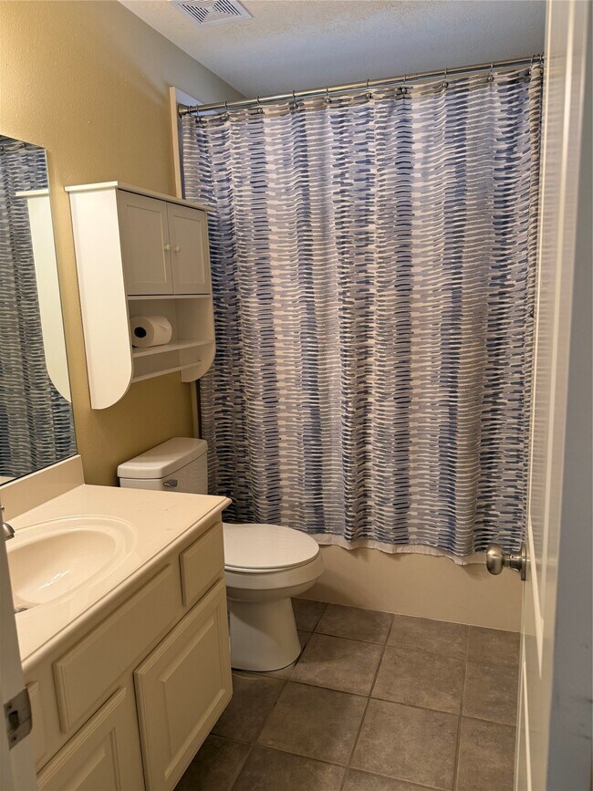 Building Photo - 10522 Torrey Pines Dr