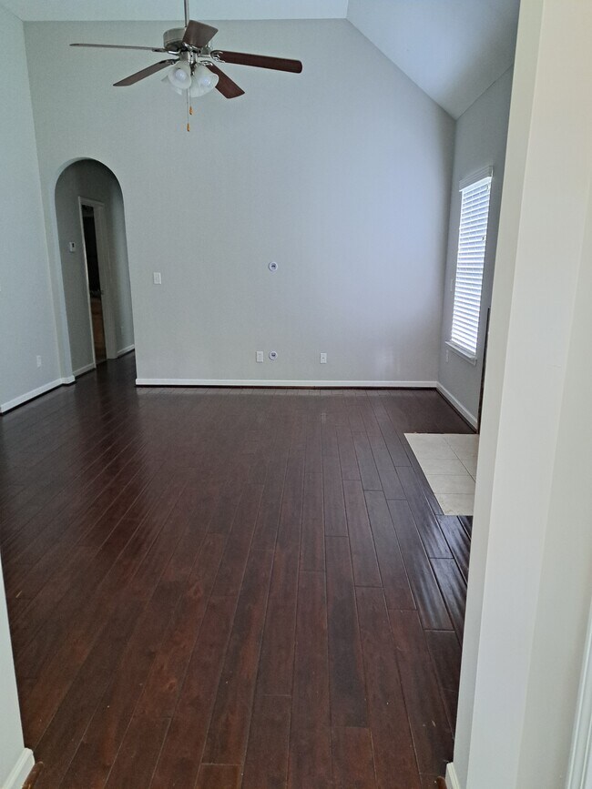 Building Photo - 265 Oxmoor Pl