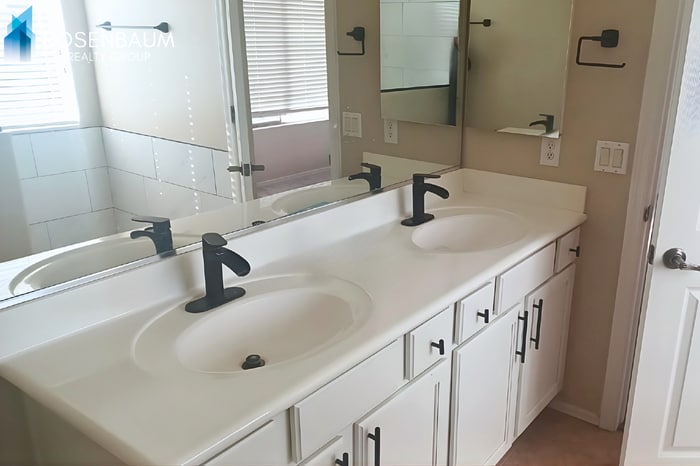 Building Photo - 14951 N 145th Ave