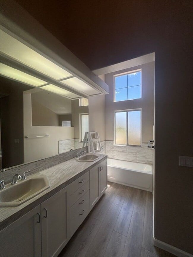 Building Photo - Your Pismo Escape: Stylish 2BR with Fireplace, Patio & Beach Proximity