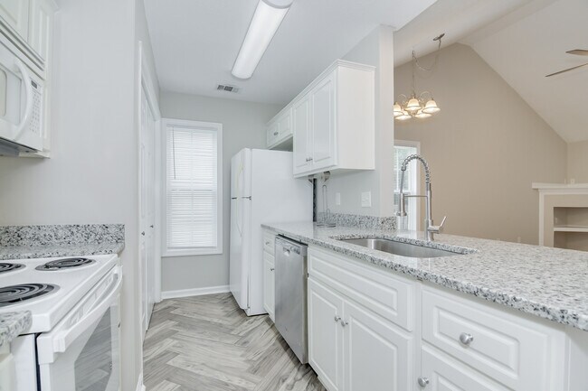 Building Photo - 448 Northrop Pl