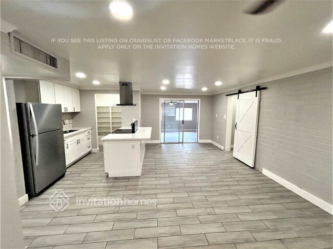 Building Photo - 4309 N 72nd Ln