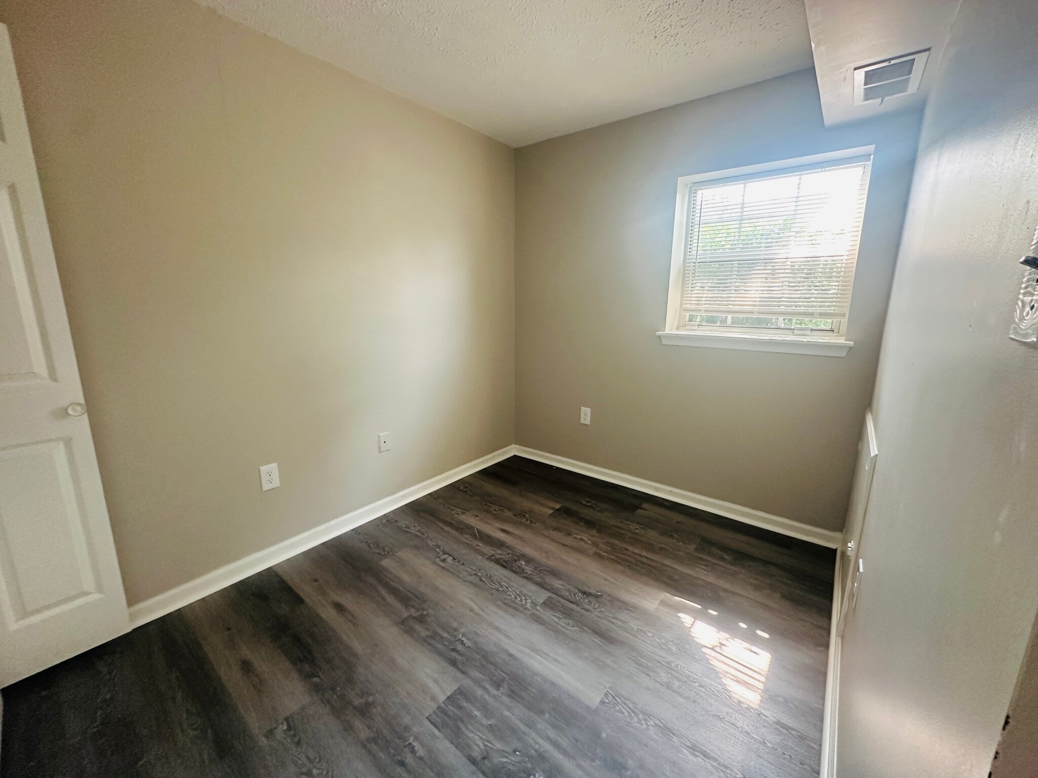 Building Photo - 7921 Brighton Way
