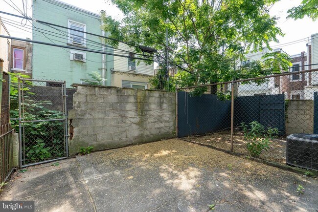 Building Photo - 1645 S Etting St
