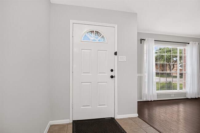 Building Photo - 9710 Berkshire Trce