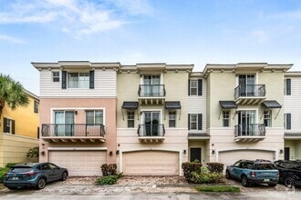 Building Photo - 536 NW 39th Cir