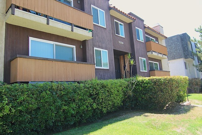 Building Photo - 5382 Circle Dr