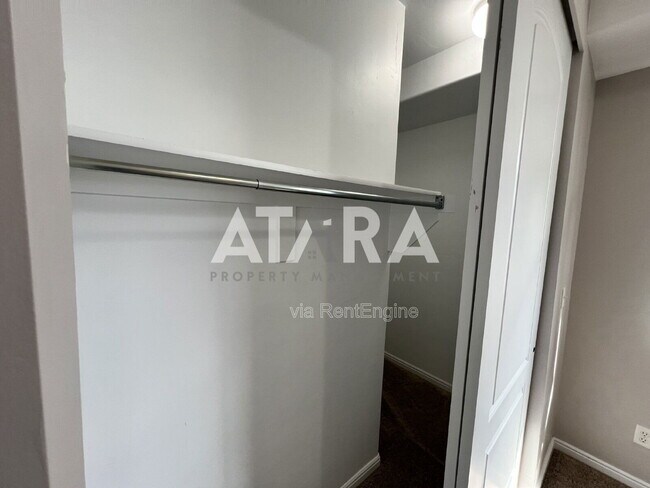 Building Photo - 11447 Open View Ln