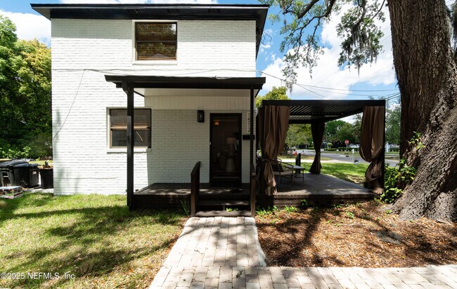 Building Photo - 1510 Naldo Ave