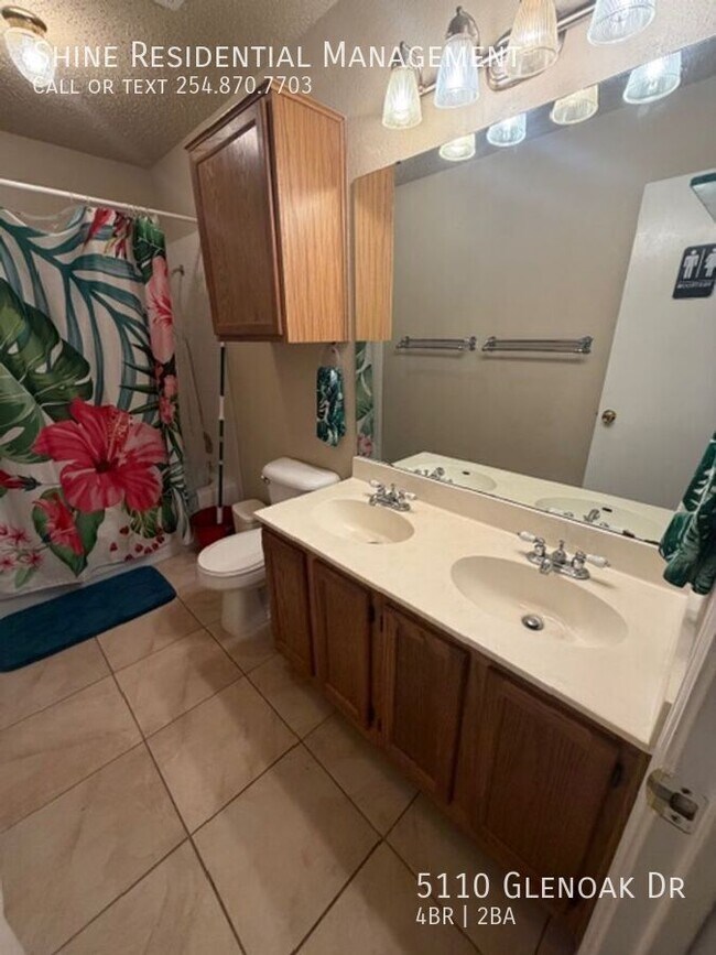 Building Photo - 5110 Glenoak Dr