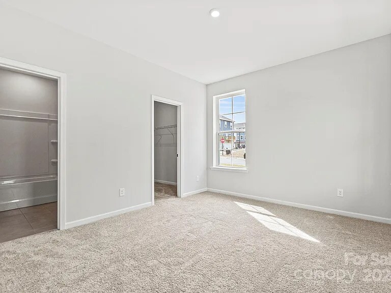 Building Photo - 7105 Brookview Ln