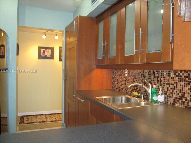 Building Photo - 250 180th Dr