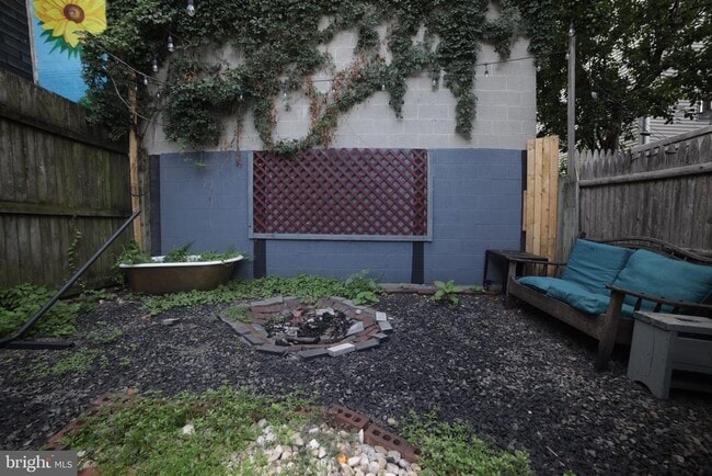 Building Photo - 908 New Market St