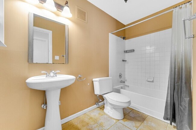 Building Photo - 3255 Kirchoff Rd