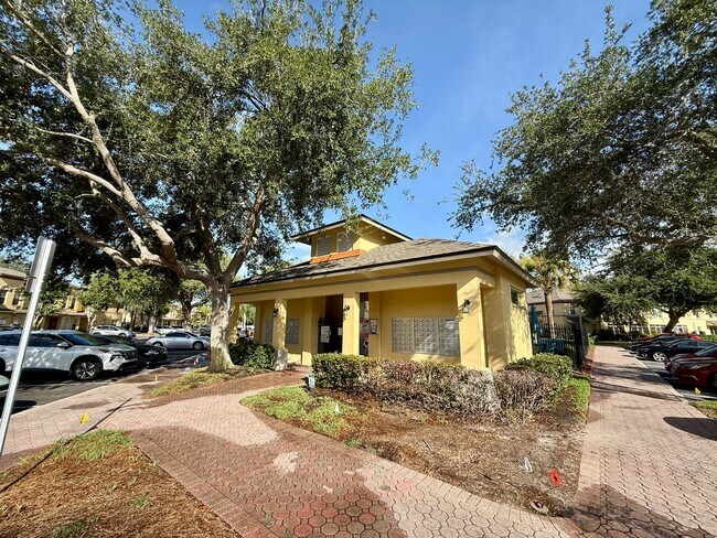 Building Photo - Coquina Key Townhomes Gated community 3/2.5