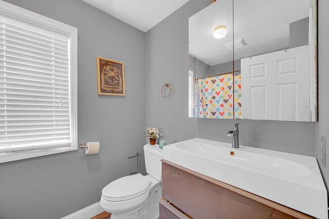 Building Photo - 23327 Wildwood Ln