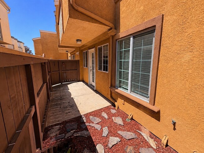 Building Photo - 5252 Balboa Arms Dr