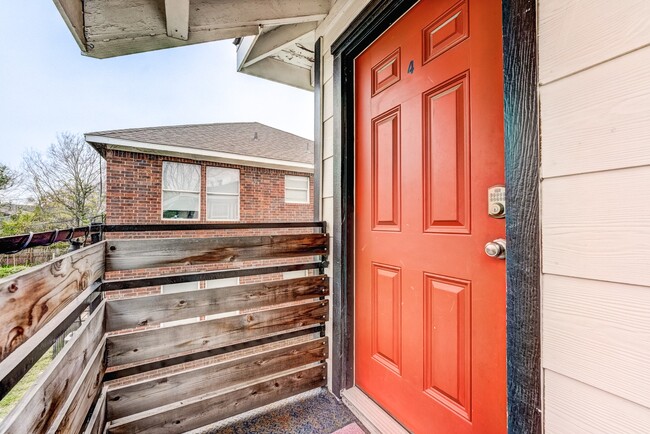 Building Photo - 2720 Truxillo St