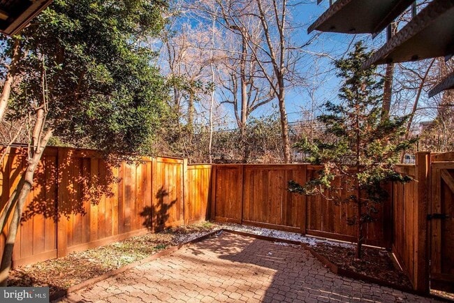 Building Photo - 3956 Georgetown Ct NW