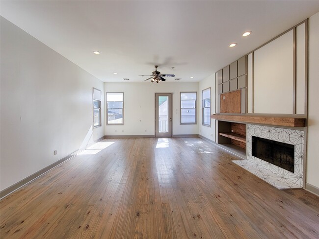 Building Photo - 917 Herkimer St