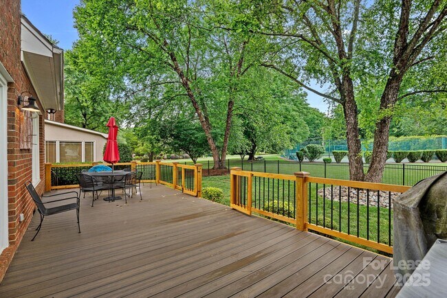 Building Photo - 16506 Morecambe Dr
