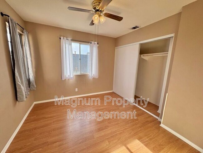 Building Photo - 40475 Crystal Aire Ct