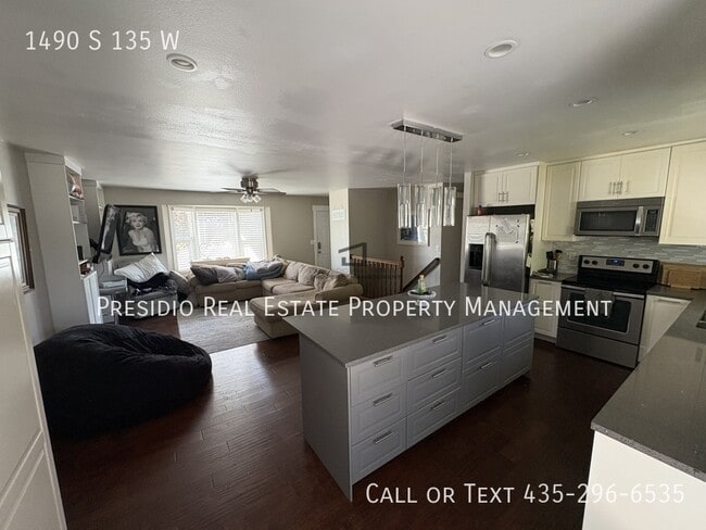Building Photo - 1490 S 135 W