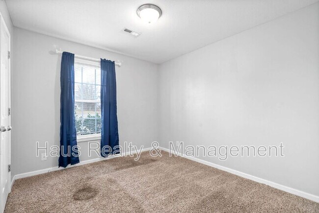 Building Photo - 935 Hugh Hunter Rd