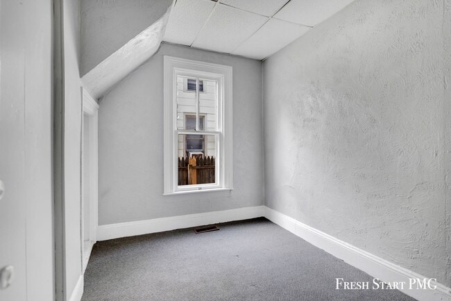 Building Photo - Charming 5-Bedroom Home in the Heart of Ka...