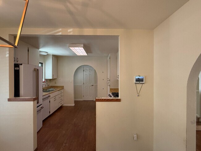 Building Photo - 4161 Helen Ln