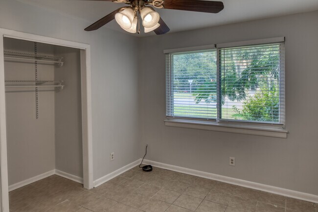 Building Photo - 28 Silverstone Cir