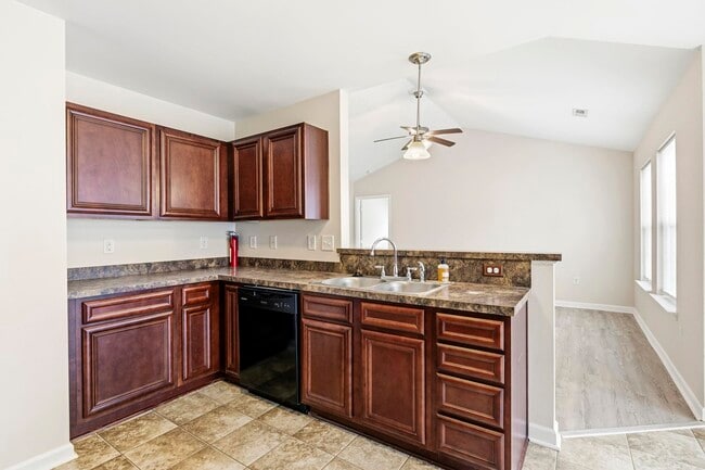 Building Photo - 2375 Morlynn Dr