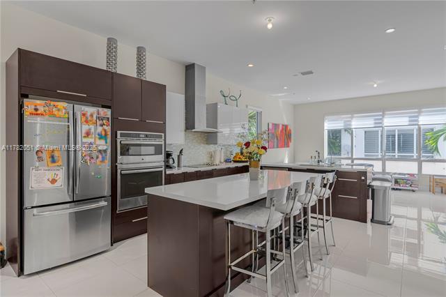 Primary Photo - 6671 NW 105th Pl