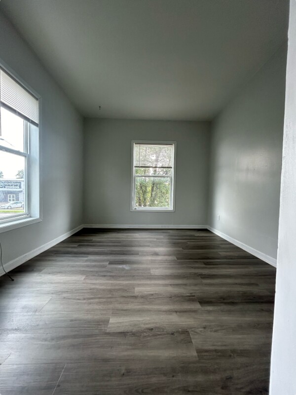 Building Photo - 416 Main Ave N