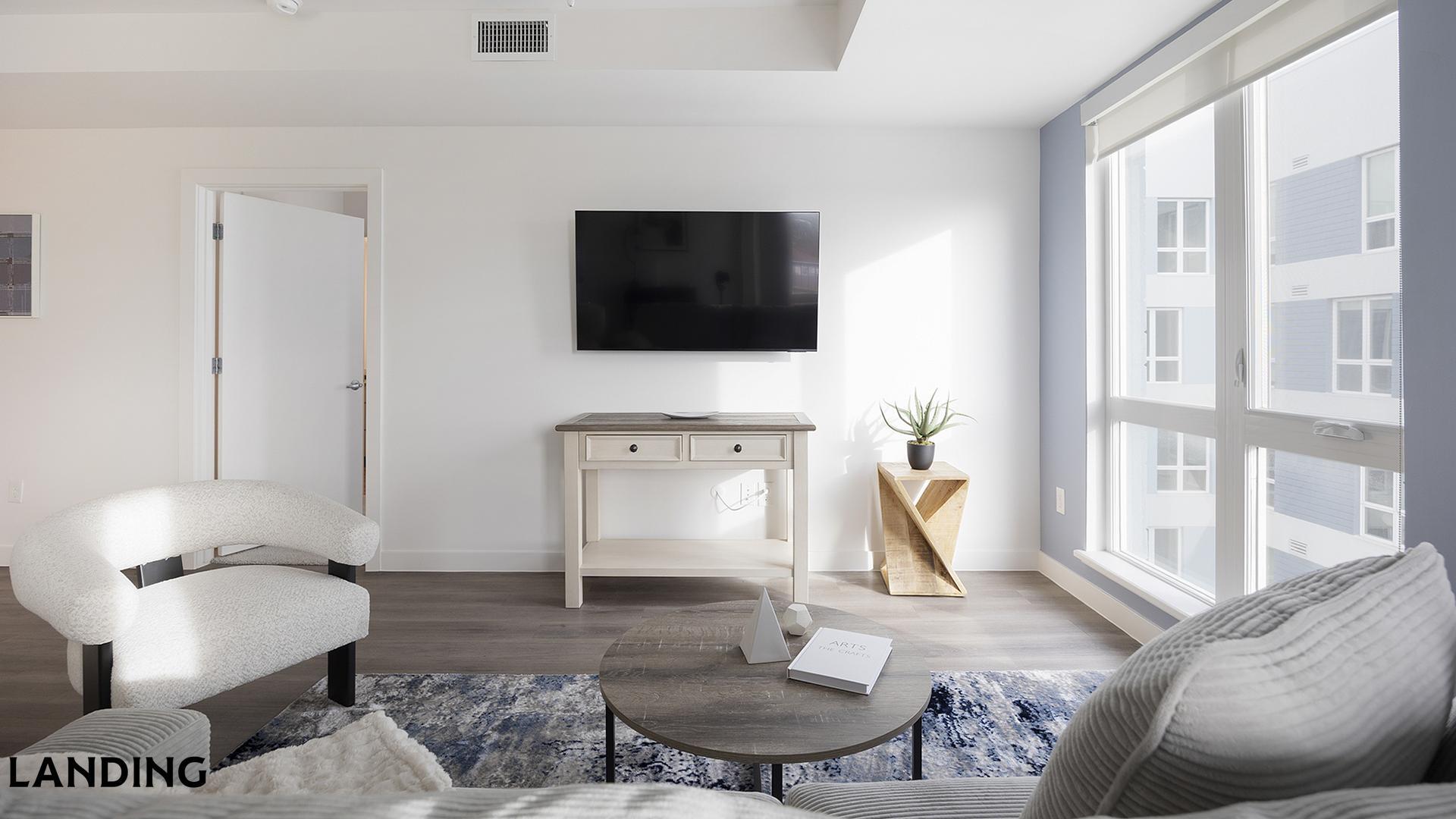 Building Photo - 707 S Farmer Ave