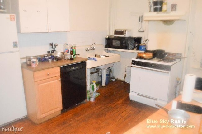 Building Photo - 97 Calumet St