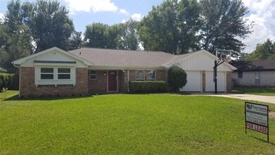 Building Photo - 11123 Hazelhurst Dr