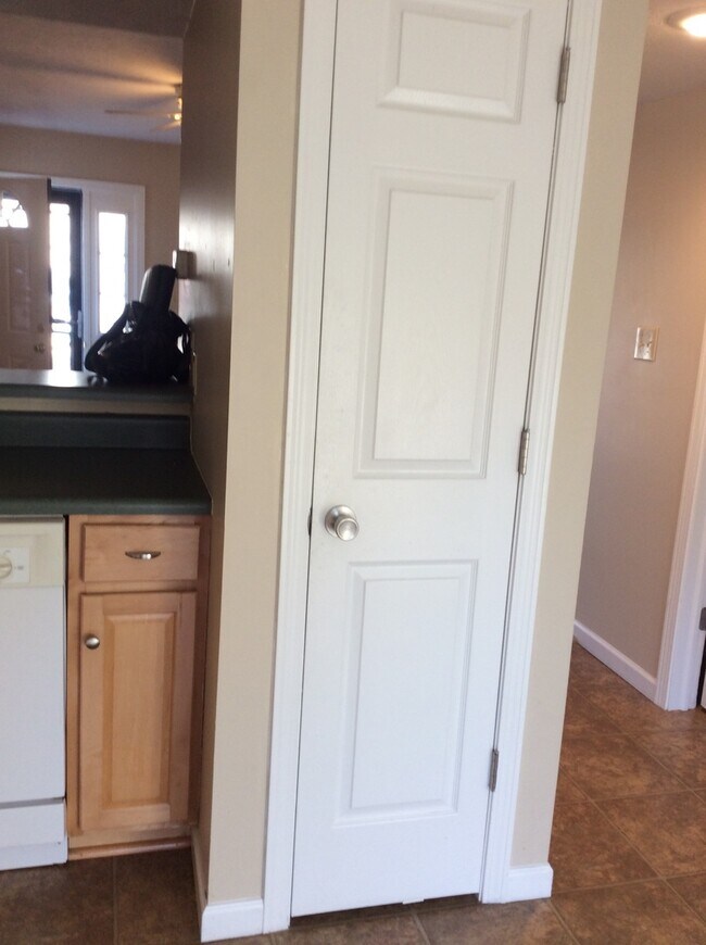 Building Photo - Available July 31st, 2026!