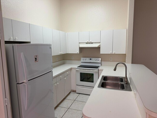 Building Photo - 14011 Veronica Ct