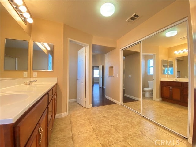 Building Photo - 708 Hillview St