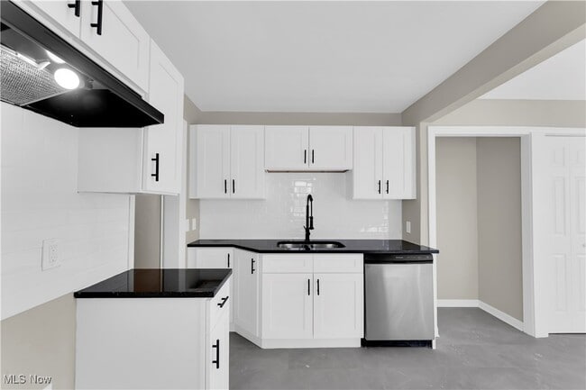 Building Photo - 20570 Morris Ave