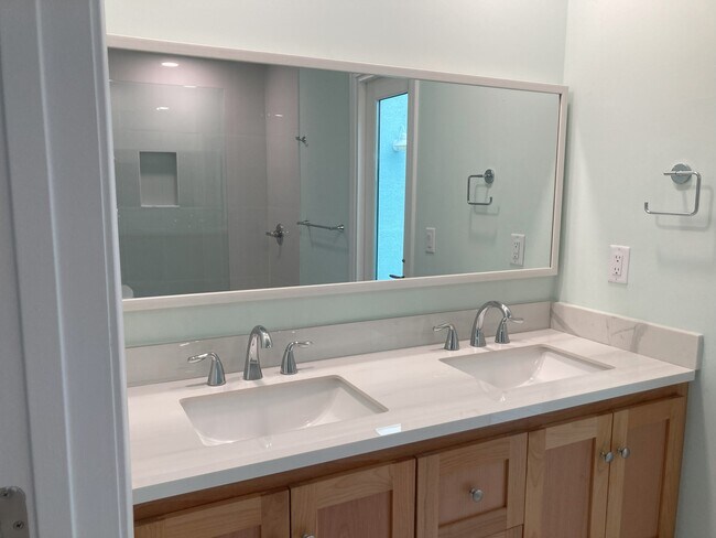 Master Bath - 208 Mayan Ter