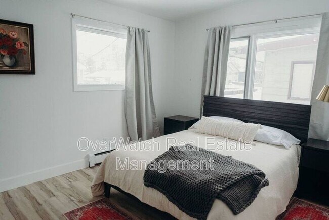 Building Photo - 3009 W 33rd Ave