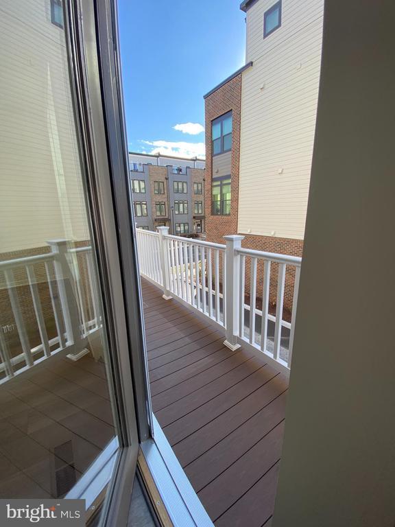 Building Photo - 16356 Columbus Ave