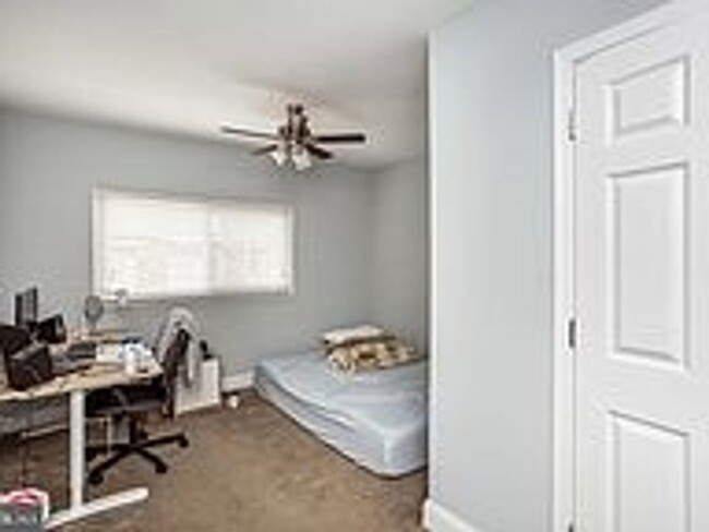Building Photo - Gorgeously Renovated Upper Fells Point 2bd...