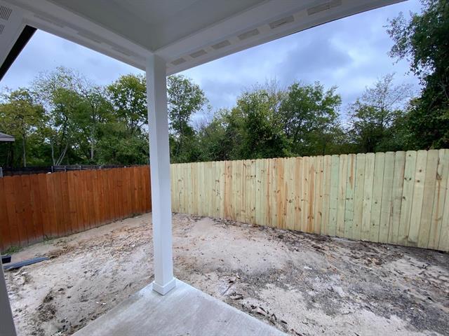 Building Photo - 2211 Henry St