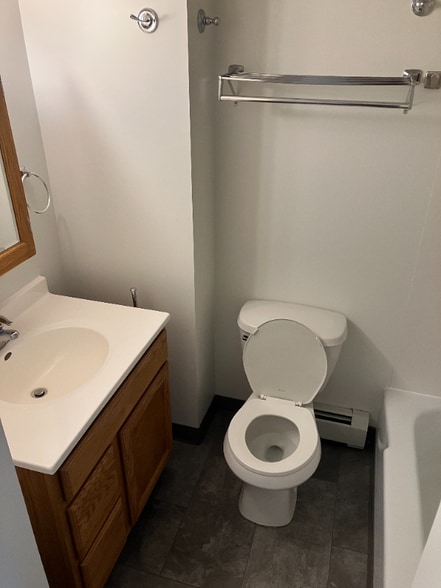 Building Photo - 1425 13th St S