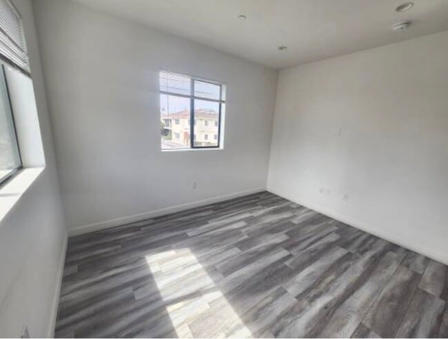 Building Photo - 6824 Ben Ave